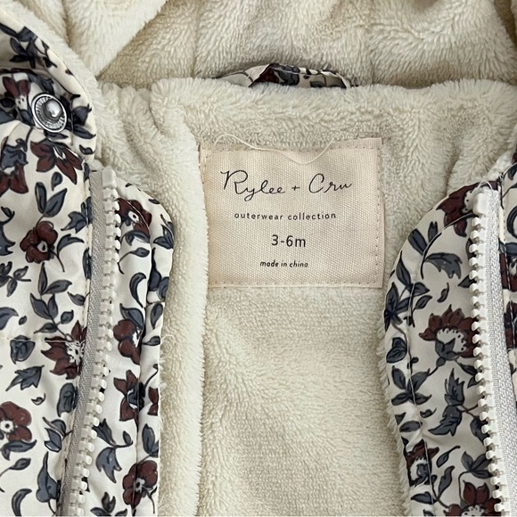 Rylee + cru vintage floral snowsuit with mittens EUC - Picture 4 of 7